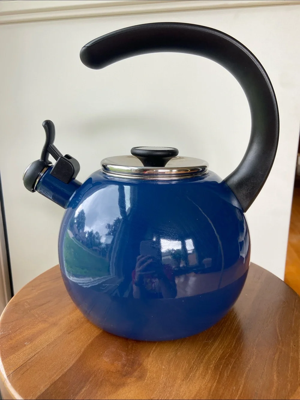 Circulon 2 Quart whistling navy teakettle